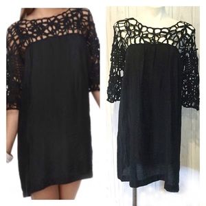 Lulu’s Black Silk Crochet Top Shift Dress L